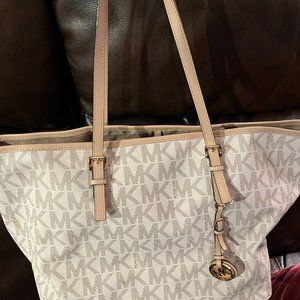 Michael Kors  large Vanilla Jet Set Travel MD Travel Tote
